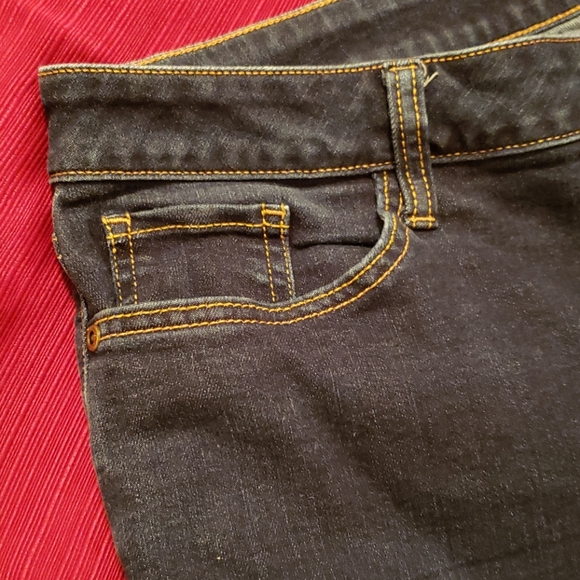 St. John's Bay Denim Stretch Capris - Picture 7 of 7